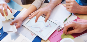 6 essential steps to successfully implementing change in the workplace - Featured image