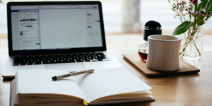 24 employee pulse survey questions to ask in 2025 - Featured image