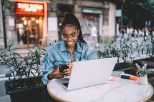 Internal communication software [buyer’s guide] - Featured image